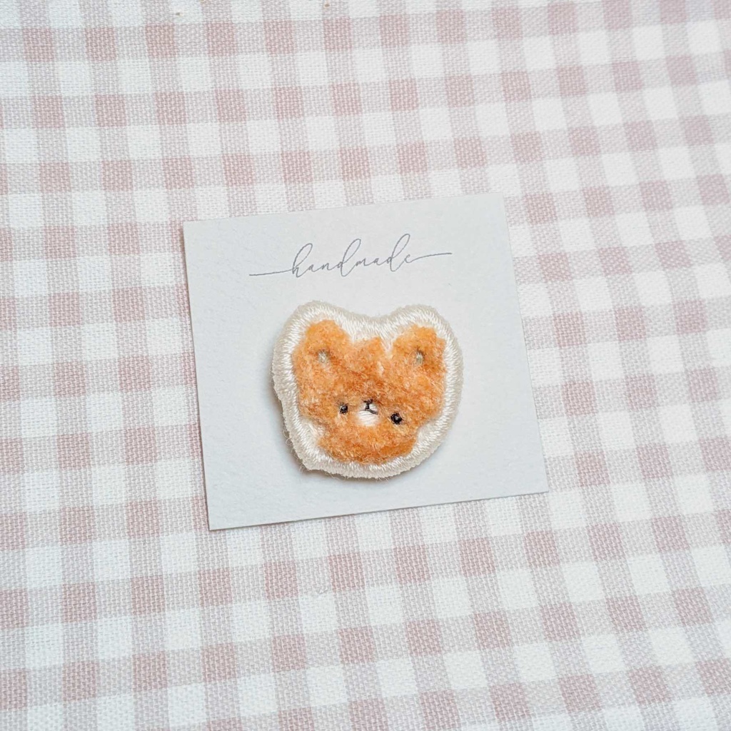 ⚡︎ パモ 刺繍ピンバッジ 💛