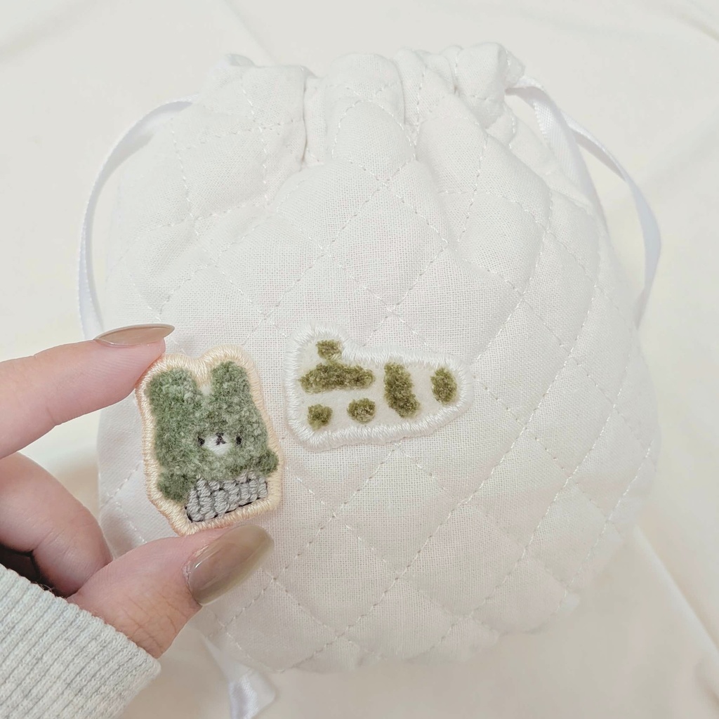 🐶 潮江文次郎 モチーフ 刺繍ピンバッジ 🐵