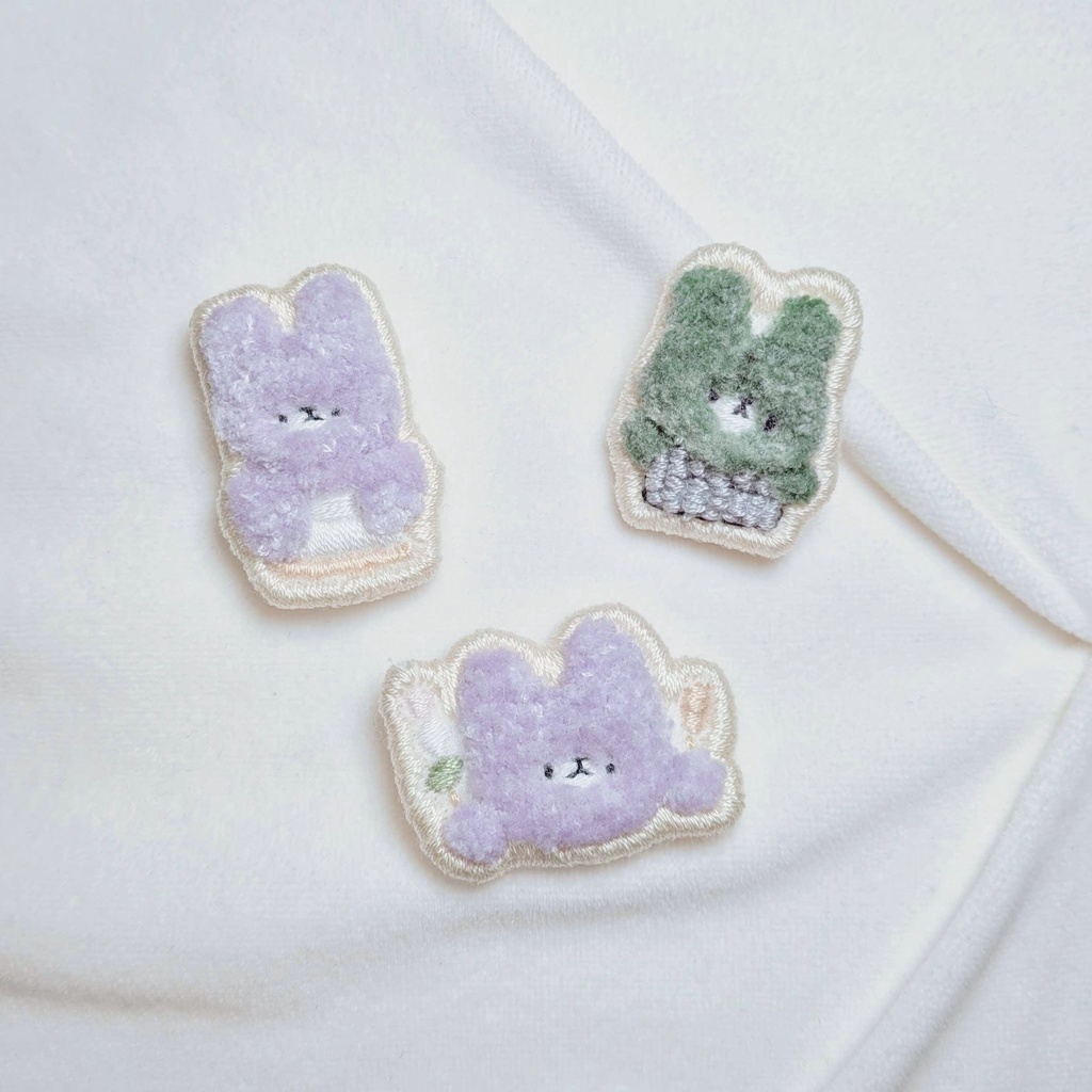 🐶 潮江文次郎 モチーフ 刺繍ピンバッジ 🐵