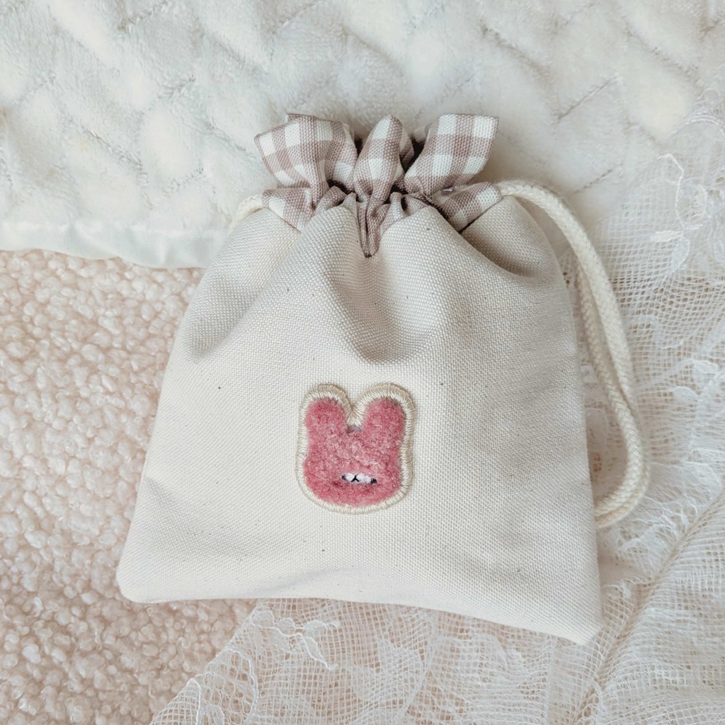 - ̗̀ ︎🤍  ピンクうさぎさん 刺繍ポーチ  ︎💗 ͛.*