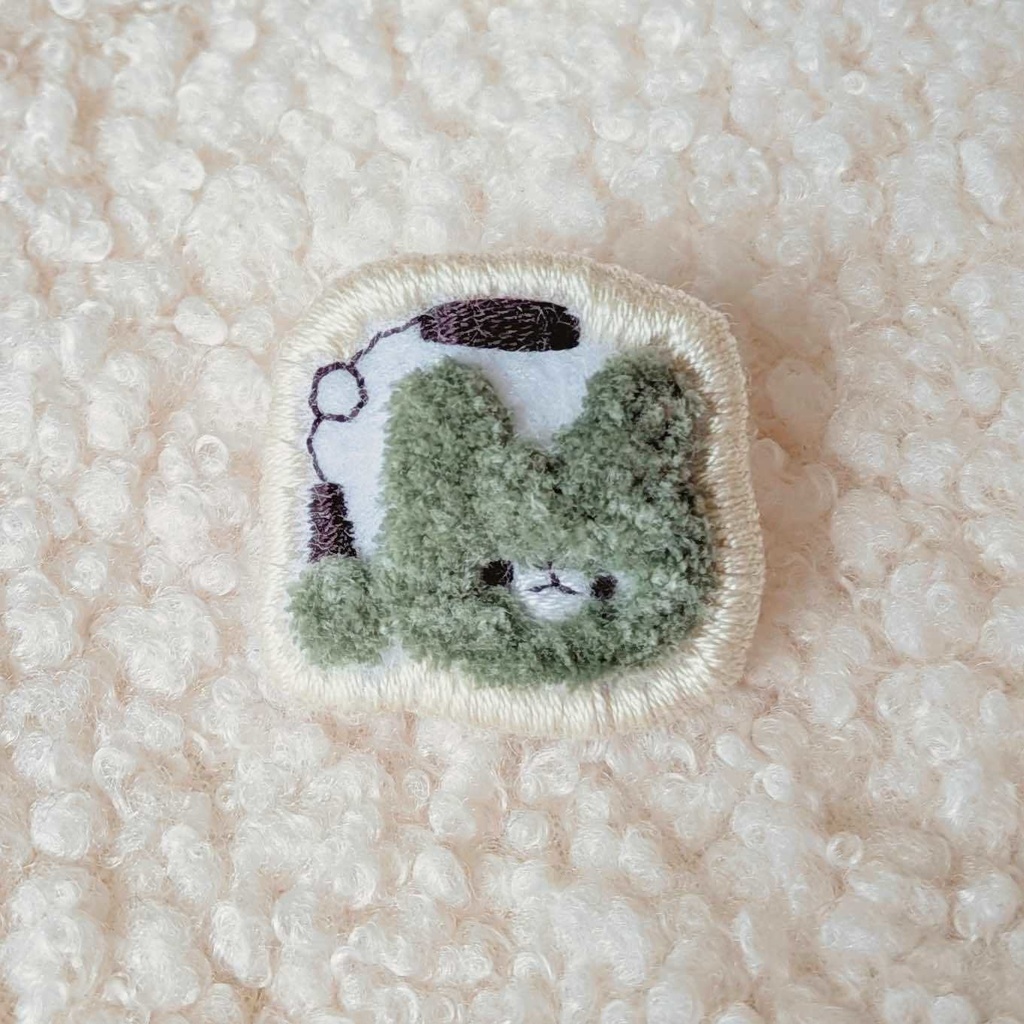 🐶 食満留三郎 鉄双節棍モチーフ 刺繍ピンバッジ 🐵