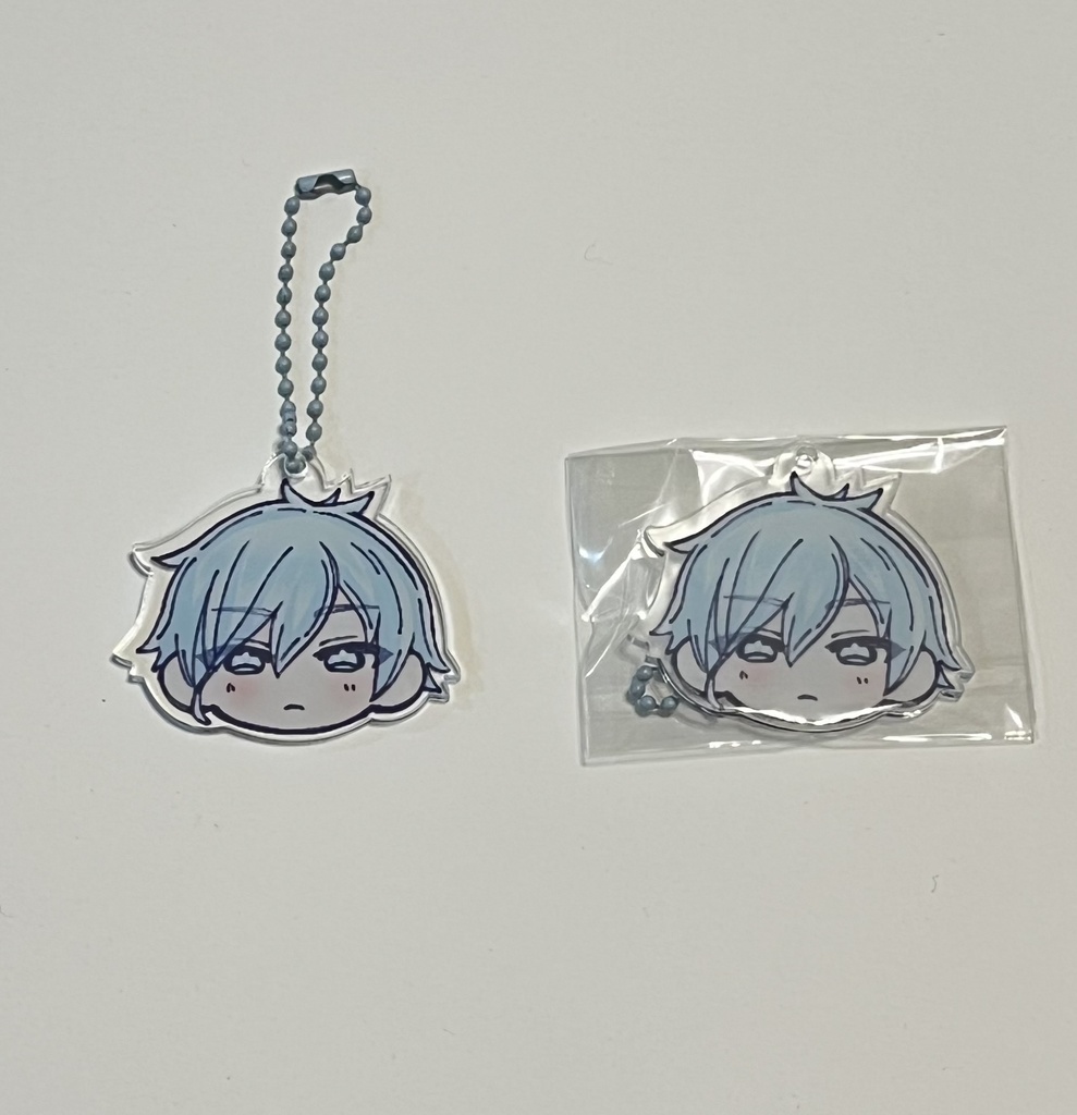アンタークのアクリルキーホルダー