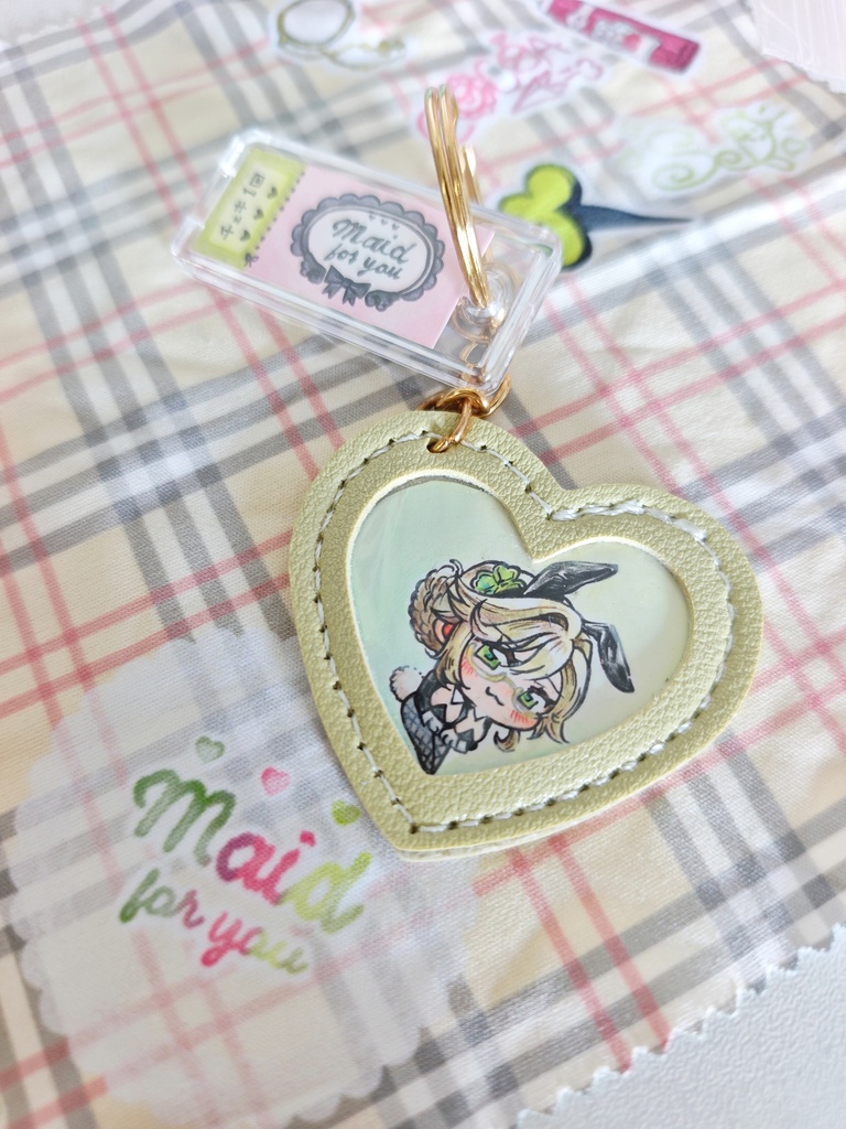 【勝利の女神:NIKKE】エード 原画キーホルダー