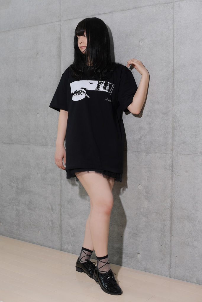 ”cigarette” design T-shirt