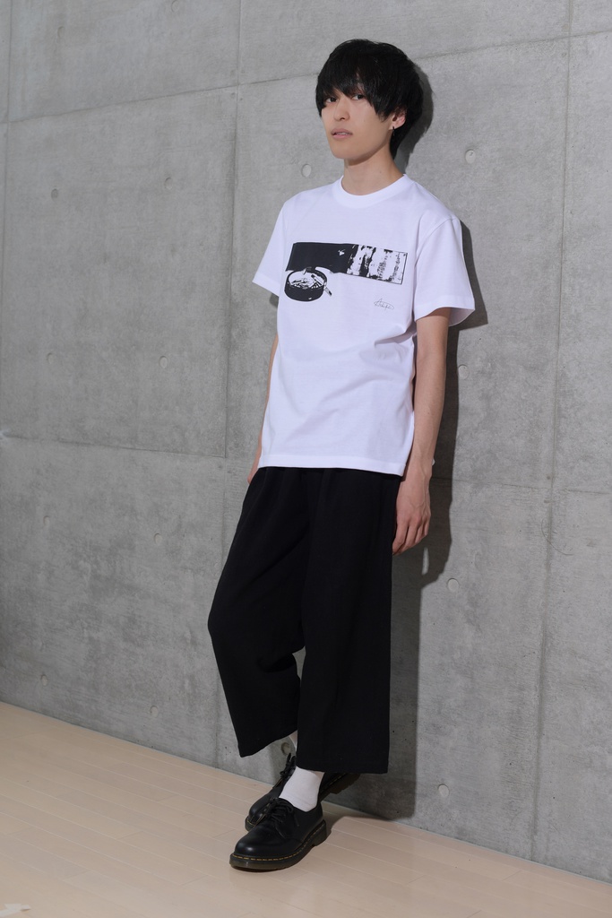”cigarette” design T-shirt