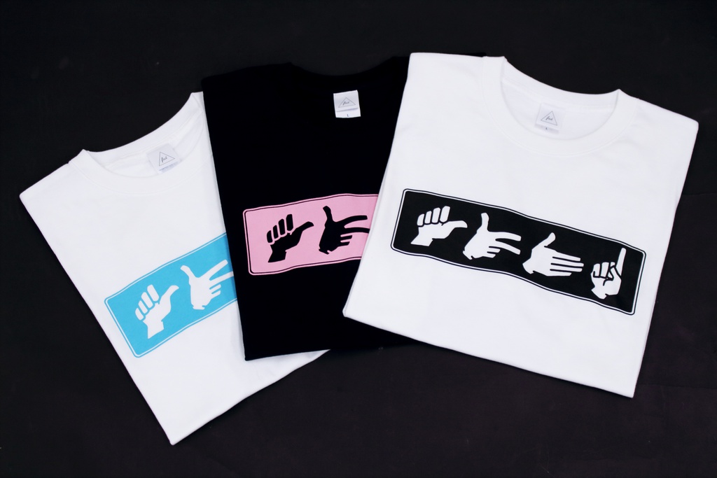 ” sign language” design T-shirt