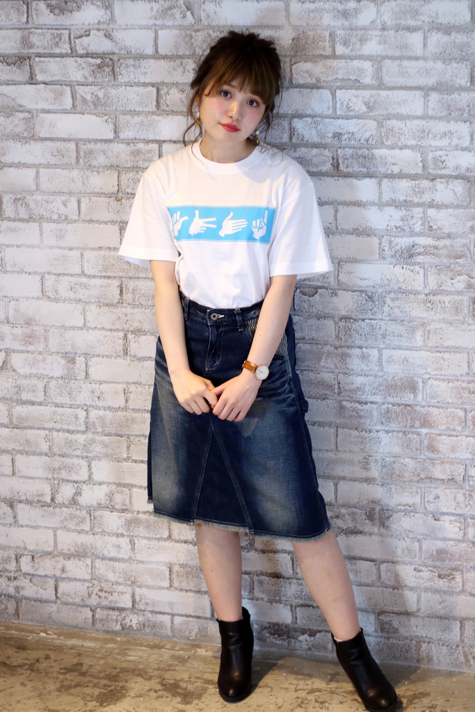 ” sign language”  design T-shirt