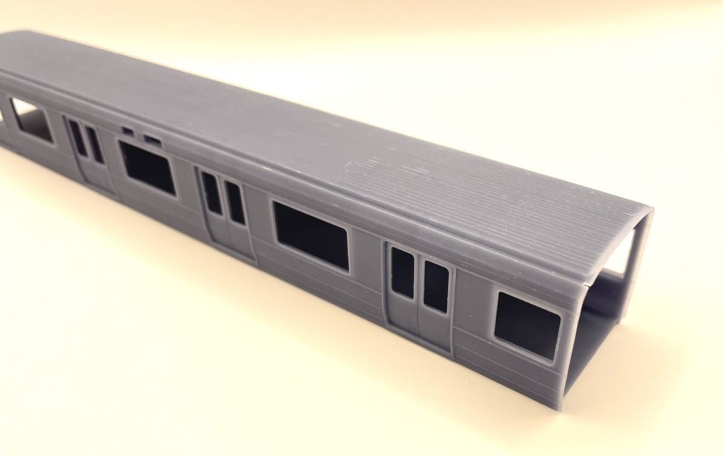 1/80 西日本207系タイプ 中間車パンタなし 鉄道模型 16番ゲージ HO X-7