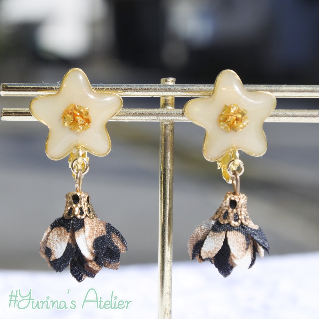 WarmBeigeFlowerイヤリング