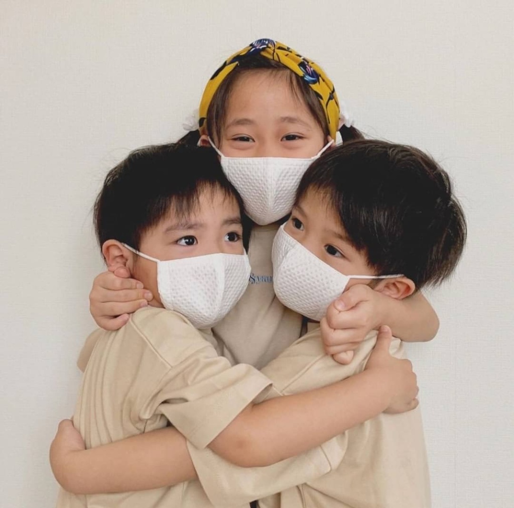 新作7月15日予約発売夏マスク!夏の暑い日でも呼吸快適で蒸れない夏マスク選べる3耳紐カラー