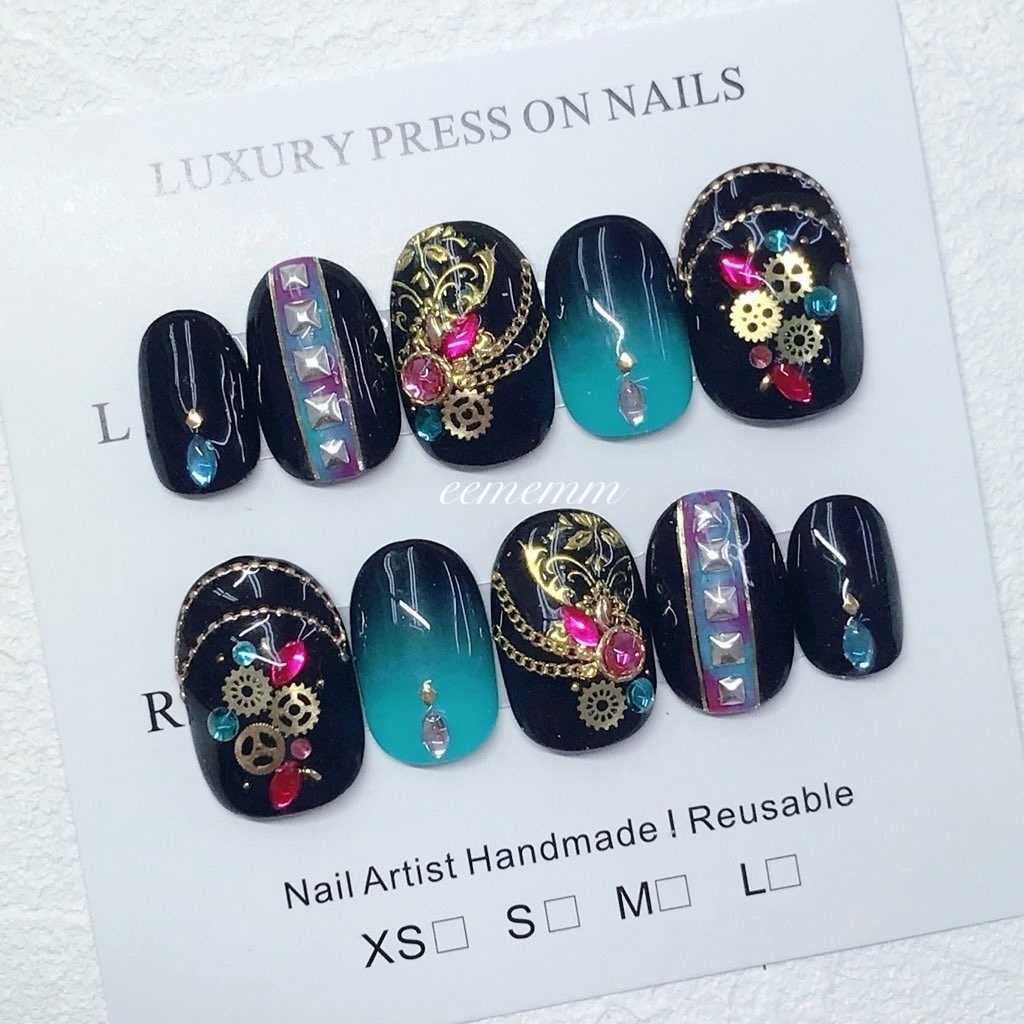 影片みか ⟡ モチーフネイル