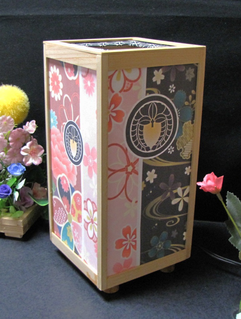 夢灯り 家紋の宿り木/丸に下り藤 LED・桧枠造り・厚上質紙張貼・軽量/01-71