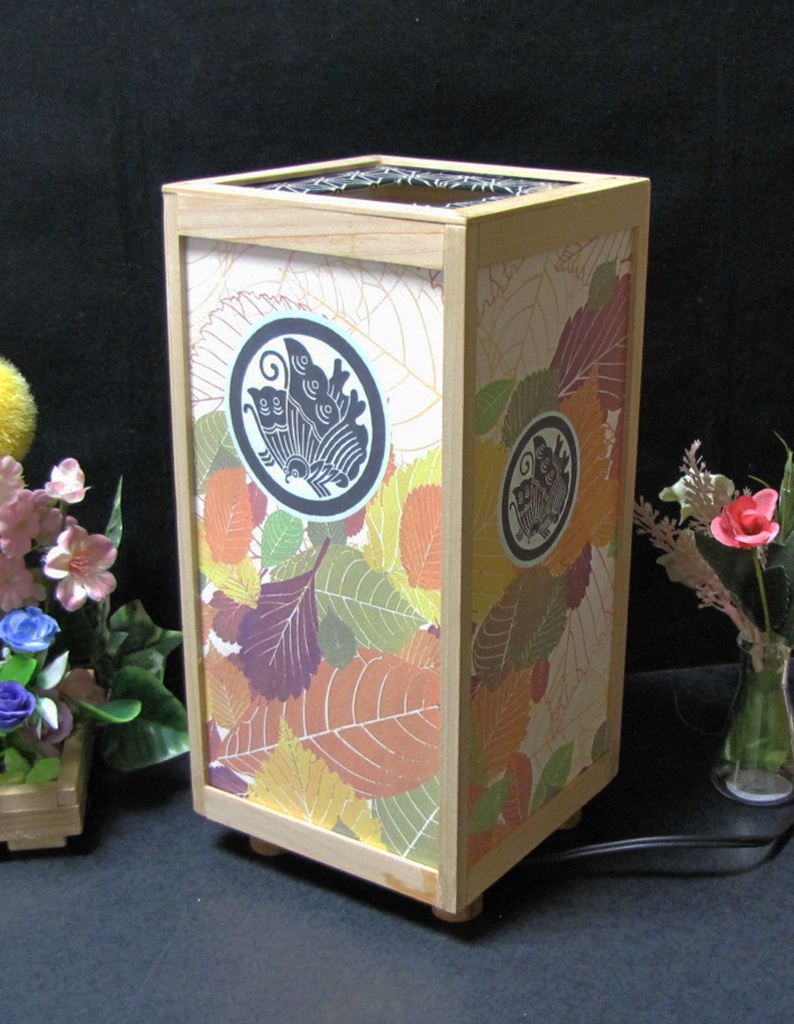 夢灯り 家紋の宿り木/丸に揚羽蝶 LED・桧枠造り・厚上質紙張貼・軽量/02-21