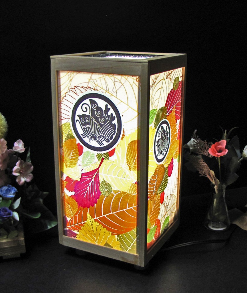 夢灯り 家紋の宿り木/丸に揚羽蝶 LED・桧枠造り・厚上質紙張貼・軽量/02-21