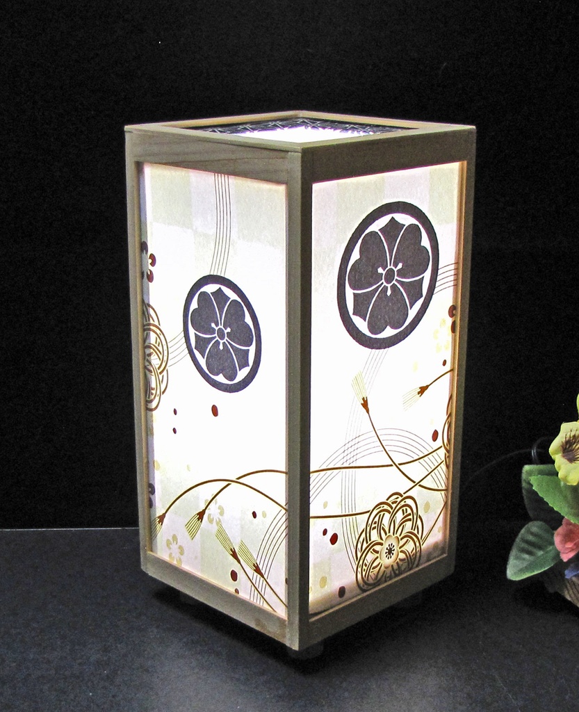 夢灯り 家紋の宿り木/丸に剣片喰 LED・桧枠造り・厚上質紙張貼・軽量/01-01