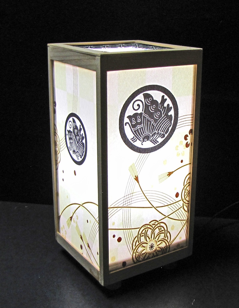 夢明かり 家紋の宿り木/丸に揚羽蝶 LED・桧枠造り・厚上質紙張貼・軽量/01-05