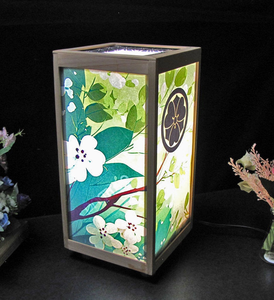 夢灯り安らぎの灯火 家紋の宿り木/丸に剣片喰 LED・桧枠造り・厚上質紙張貼・軽量/01-90