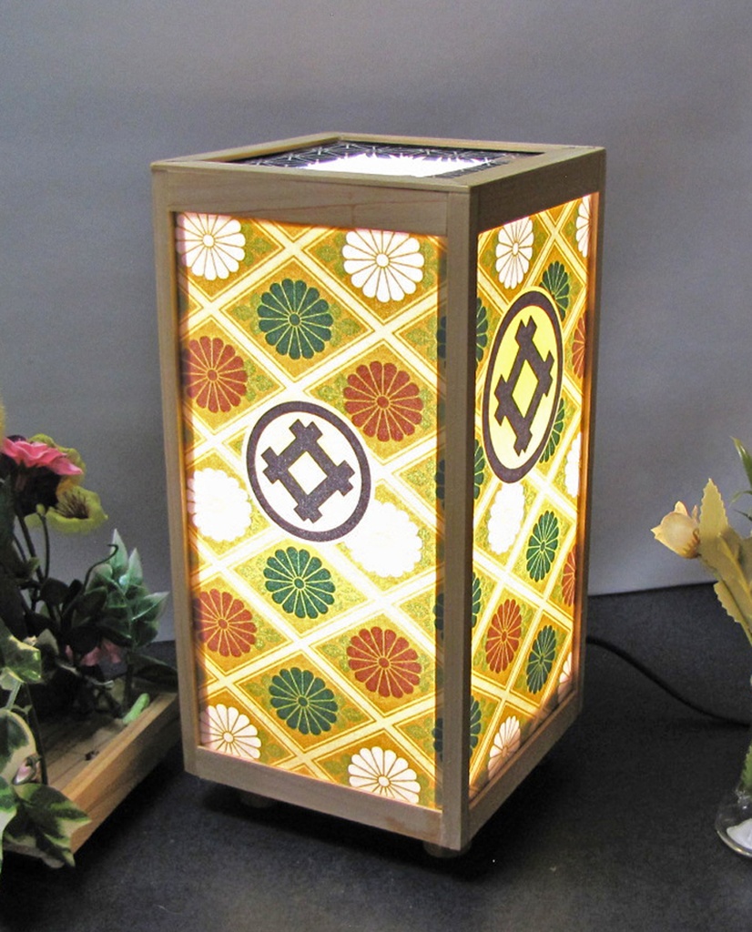 夢明り癒しの灯火 家紋の宿り木/丸に井桁 LED・桧枠造り・厚上質紙張貼・軽量/02-48