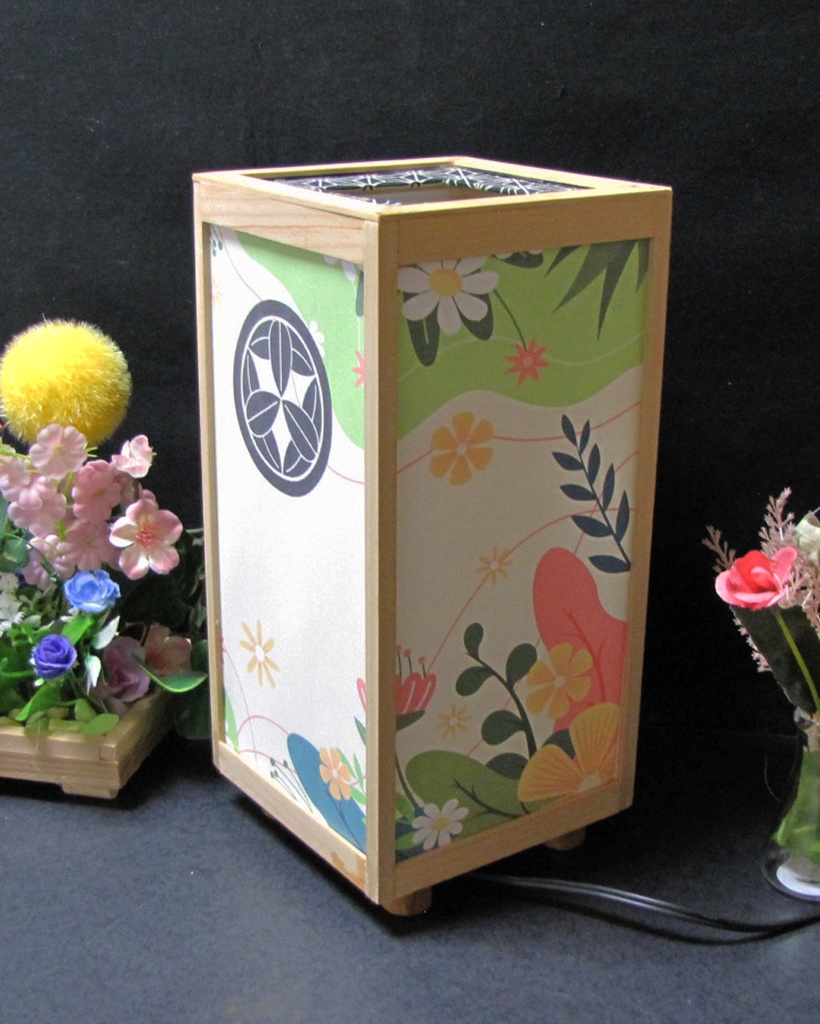 夢明かり 家紋の宿り木/丸に九枚笹 LED・桧枠造り・厚上質紙張貼・軽量/02-19