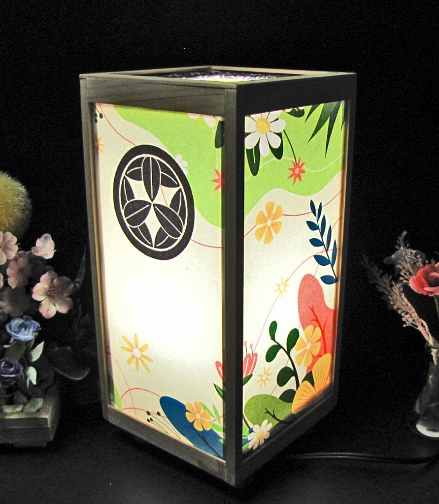 夢明かり 家紋の宿り木/丸に九枚笹 LED・桧枠造り・厚上質紙張貼・軽量/02-19