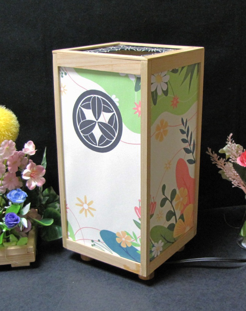 夢明かり 家紋の宿り木/丸に九枚笹 LED・桧枠造り・厚上質紙張貼・軽量/02-19