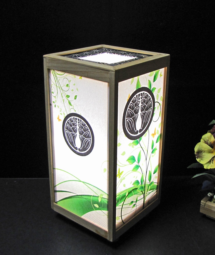 夢明かり 家紋の宿り木/丸に抱き冥加 LED・桧枠造り・厚上質紙張貼・軽量/01-08