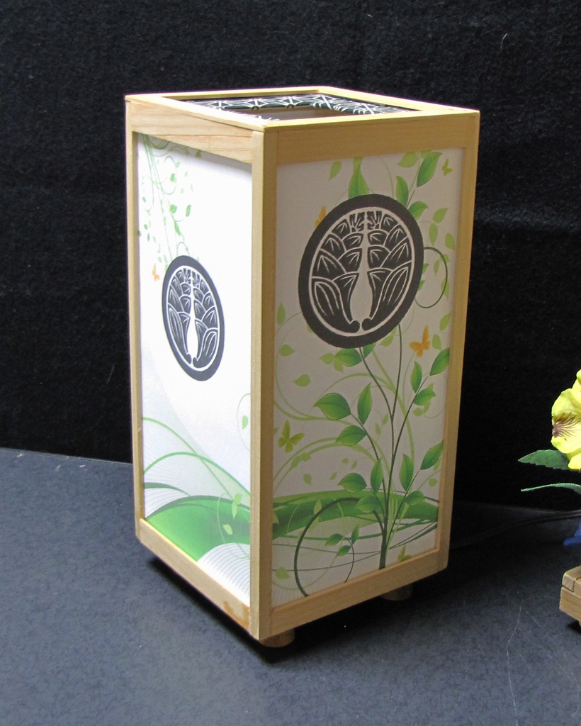 夢明かり 家紋の宿り木/丸に抱き冥加 LED・桧枠造り・厚上質紙張貼・軽量/01-08