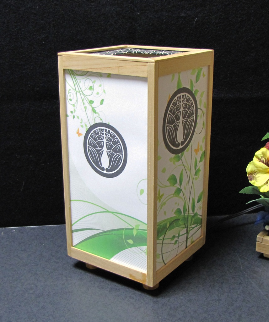 夢明かり 家紋の宿り木/丸に抱き冥加 LED・桧枠造り・厚上質紙張貼・軽量/01-08