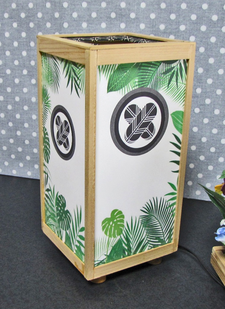 夢明かり 家紋の宿り木/丸に違い鷹の羽 LED・桧枠造り・厚紙張貼・軽量/5-100