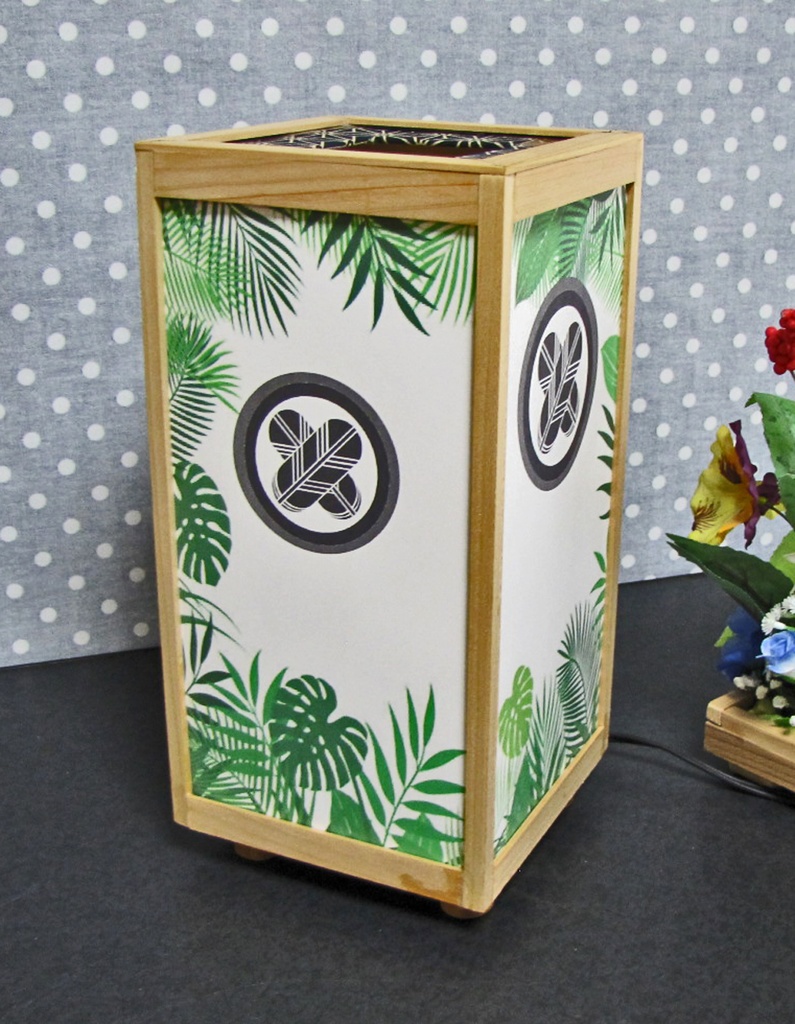 夢明かり 家紋の宿り木/丸に違い鷹の羽 LED・桧枠造り・厚紙張貼・軽量/5-100