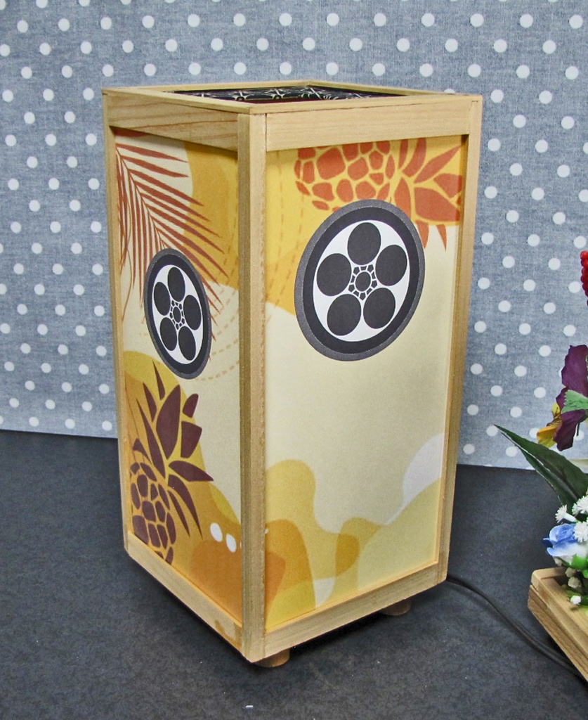 夢明かり 家紋の宿り木/丸に梅鉢 LED・桧枠造り・厚紙張貼・軽量/5-104