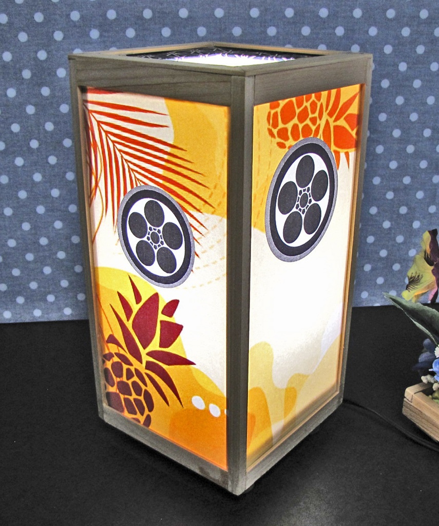 夢明かり 家紋の宿り木/丸に梅鉢 LED・桧枠造り・厚紙張貼・軽量/5-104