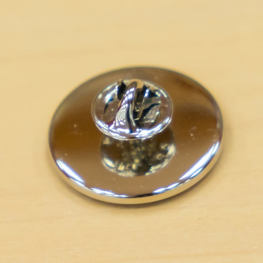 「文字」shigaピンバッジ