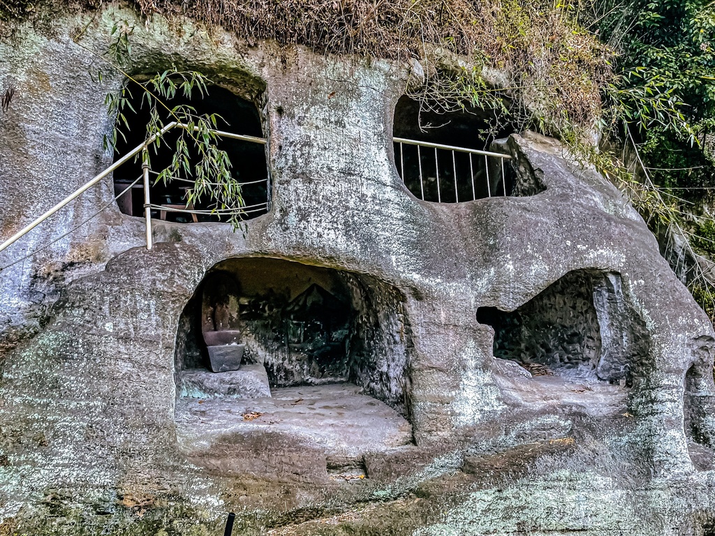 横穴墓 やぐら・古墳集合体