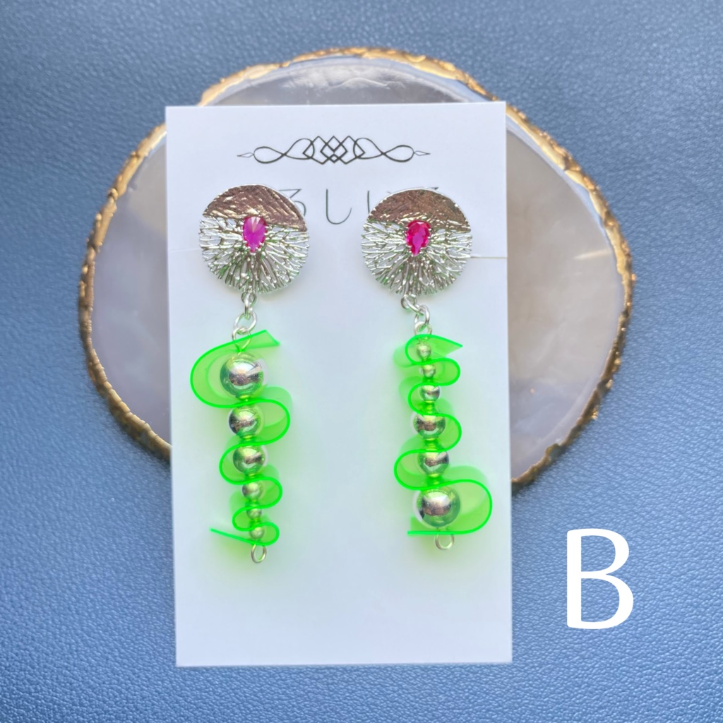 【ツイステ】リリア・ヴァンルージュイメージアクセサリー3種【イヤリング・ピアス】