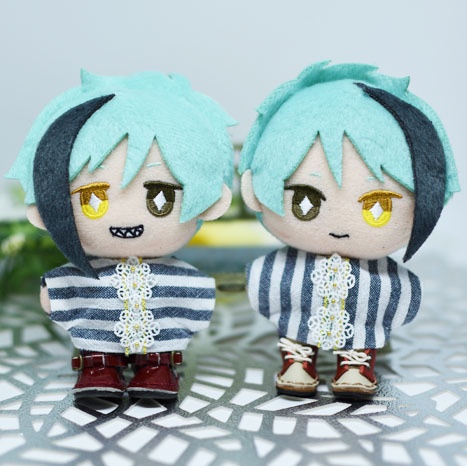 金ボタンのフリルシャツ