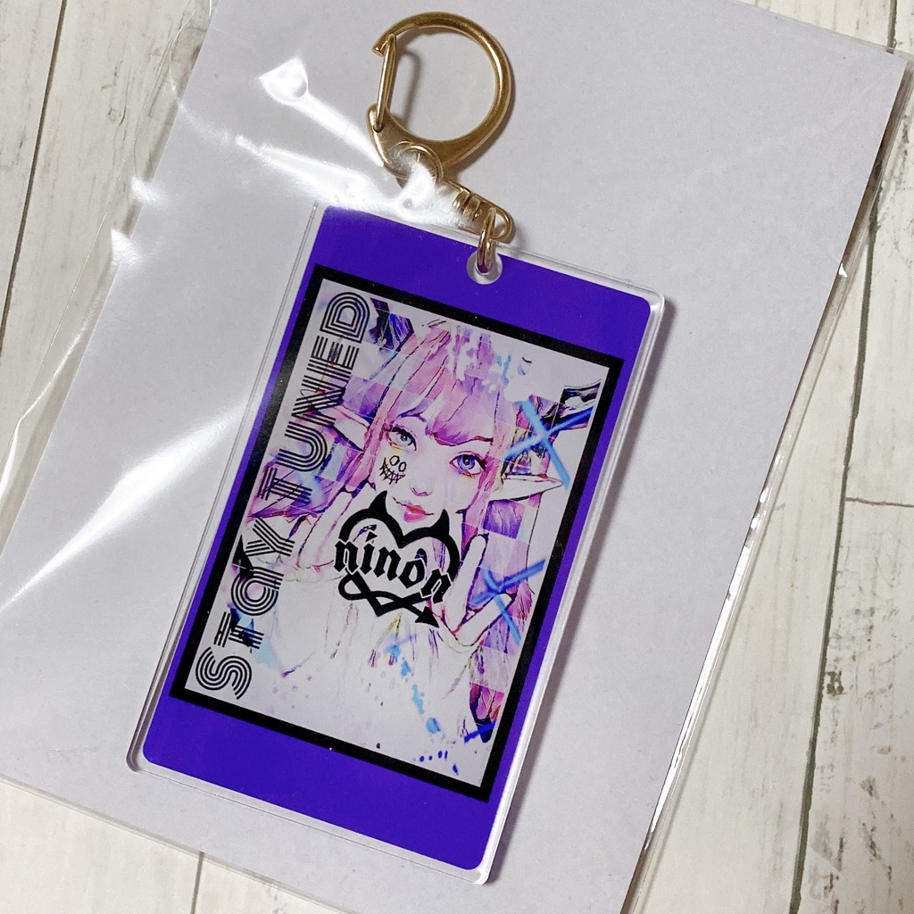 ninonカード型アクキー★