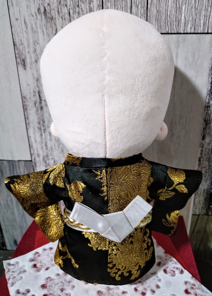 ◎20cm ぬい服 着物 軽装 和服 浴衣 黒金 菊の花柄