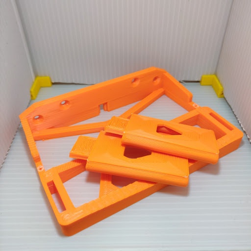 【販売終了】VIVE ヘッドマウントディスプレイ用 壁掛けラック