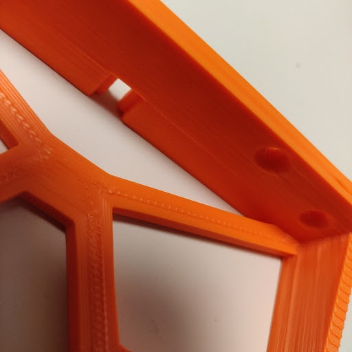 【販売終了】VIVE ヘッドマウントディスプレイ用 壁掛けラック