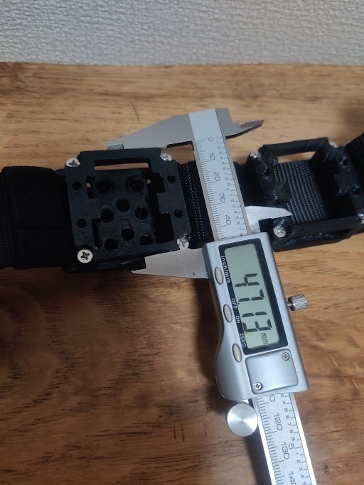 【試作品・現品のみ】 小型版 VIVE トラッカー 等に ワンタッチ着脱可能なマウンターキット