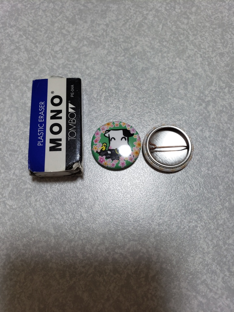 豆!のような牛君缶バッジ