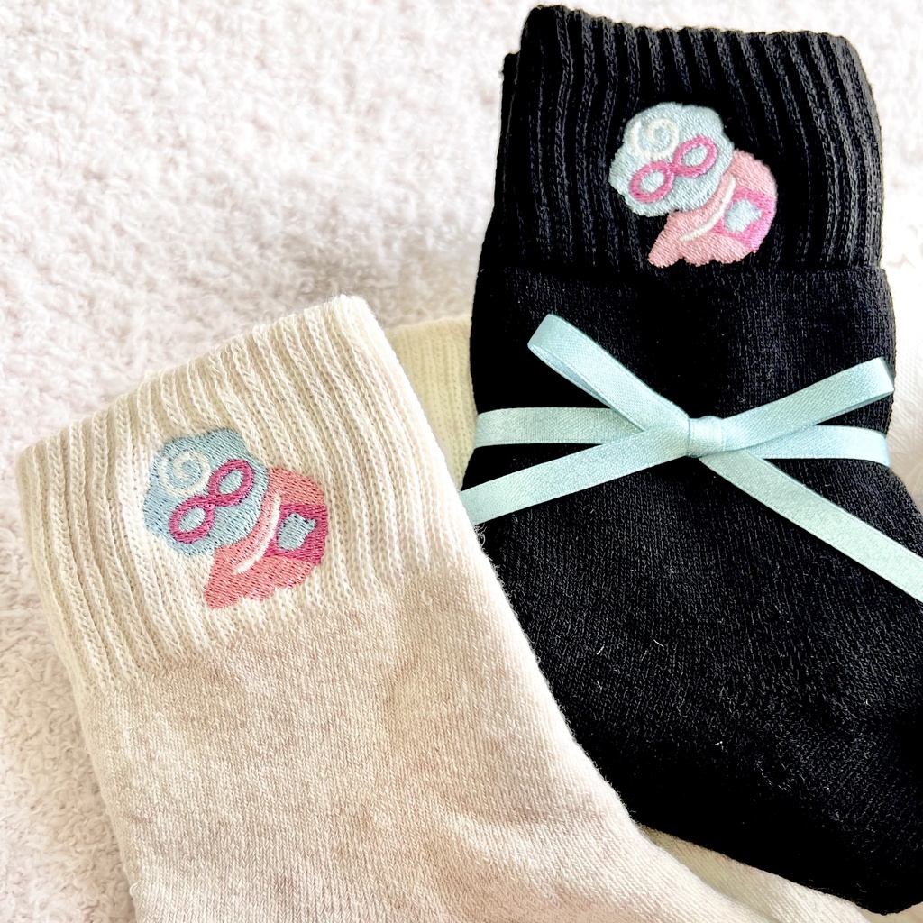 ギメちゃん刺繍靴下