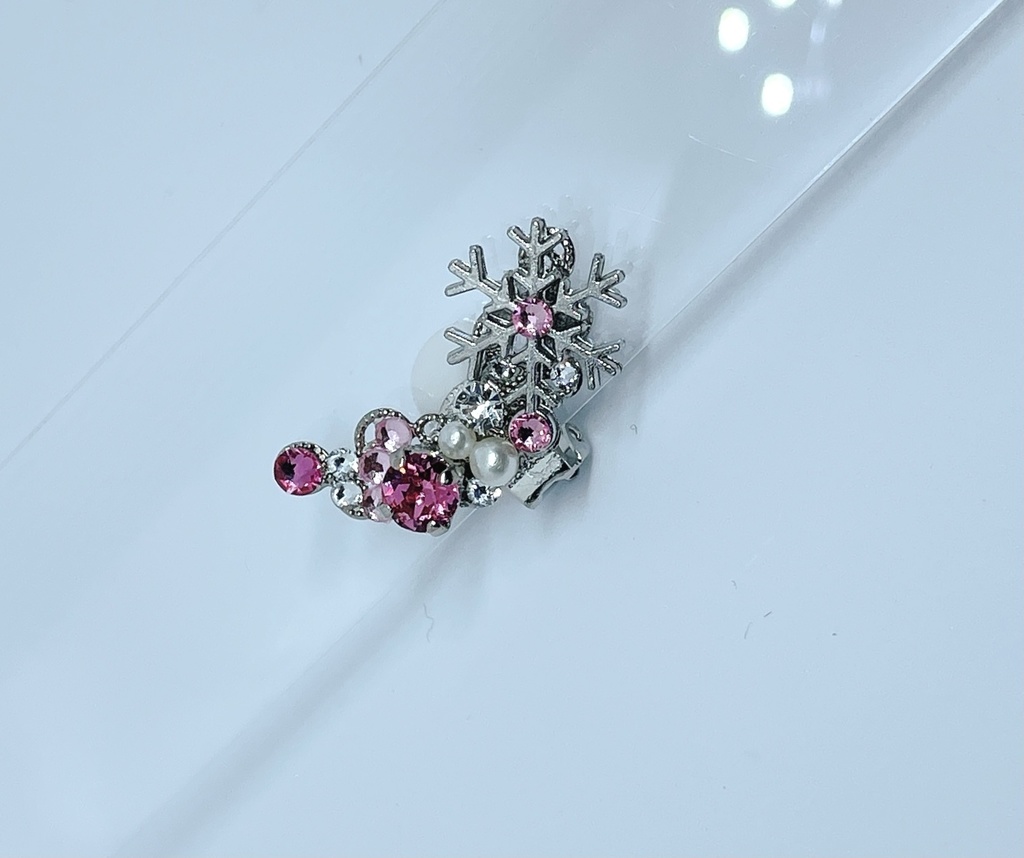 雪の結晶イヤーカフ