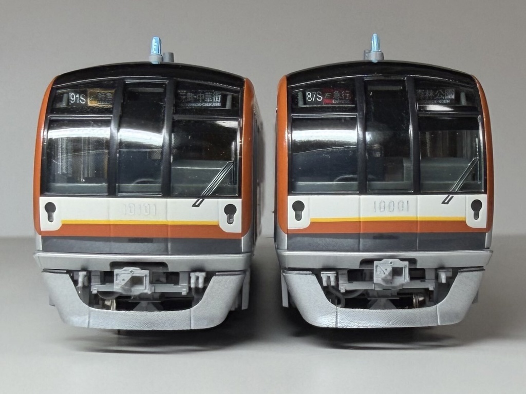 MR-1145 10000系スカートと先頭部床下 新木場