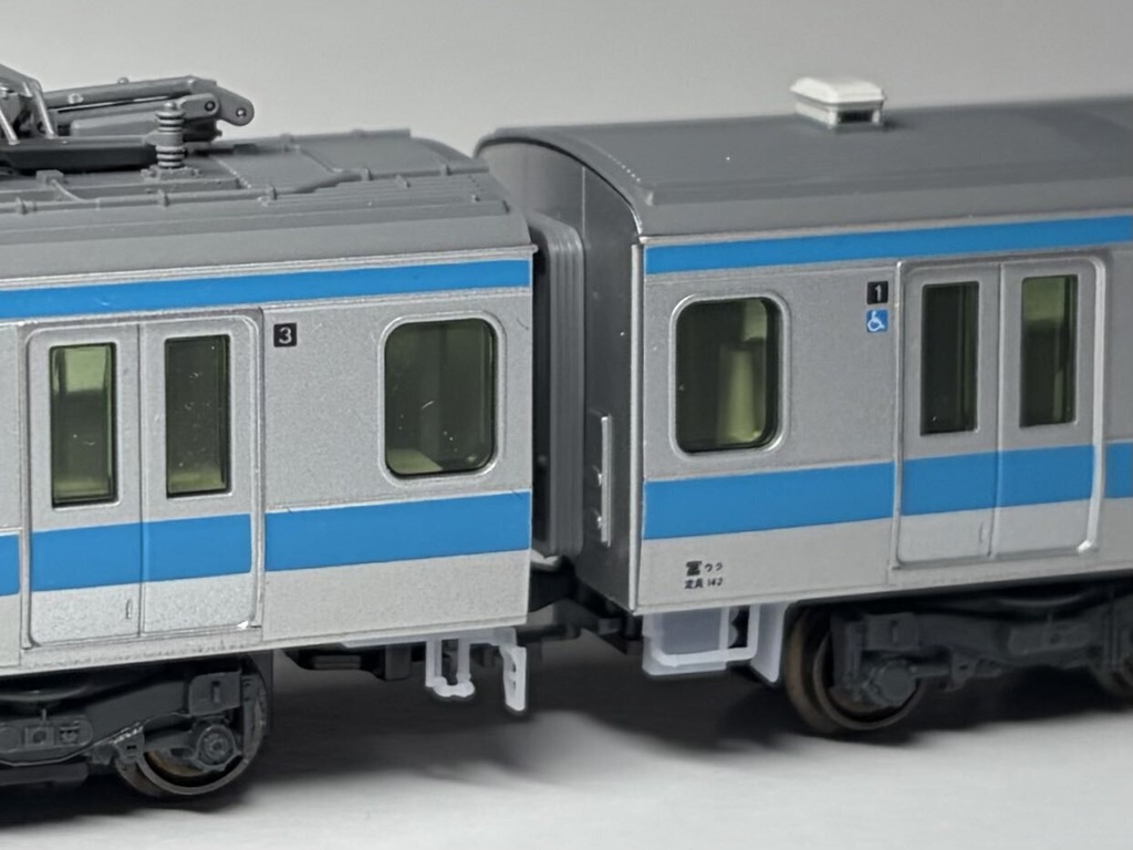 MR-1174 E233系車端床下機器A