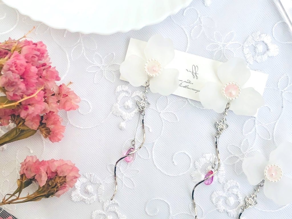 ［イヤリングorピアス］レディアヴァロン/プロトマーリン イメージアクセサリー