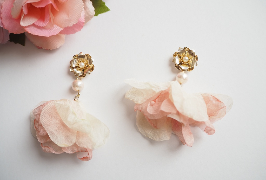 【第五人格】血の女王 レディ・ベラ ピアスorイヤリング