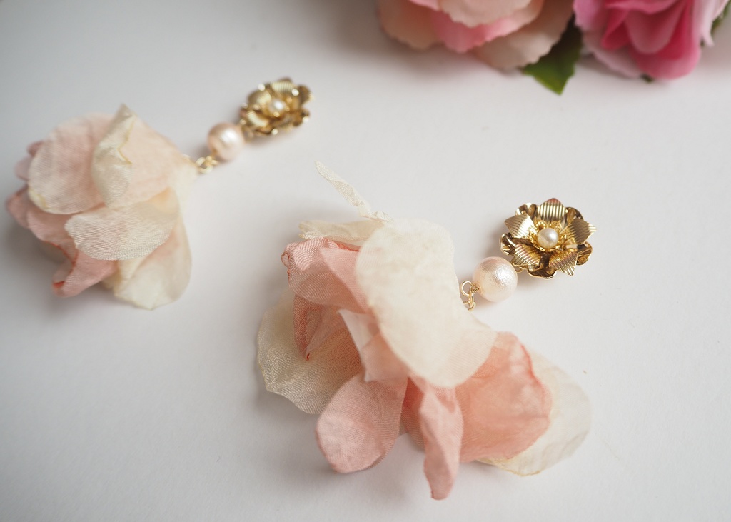 【第五人格】血の女王 レディ・ベラ ピアスorイヤリング