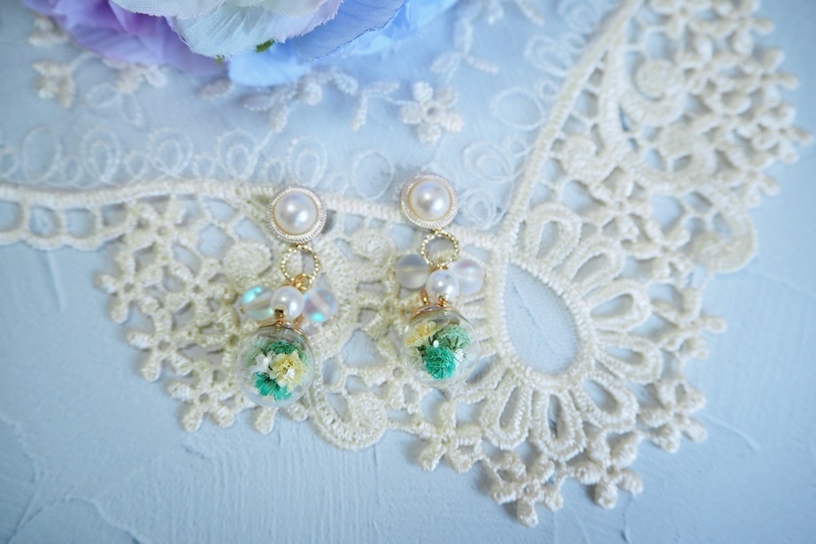 ガラスドームの花束